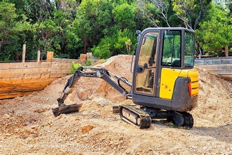 do i need a licence to hire a mini digger|training for mini digger operator.